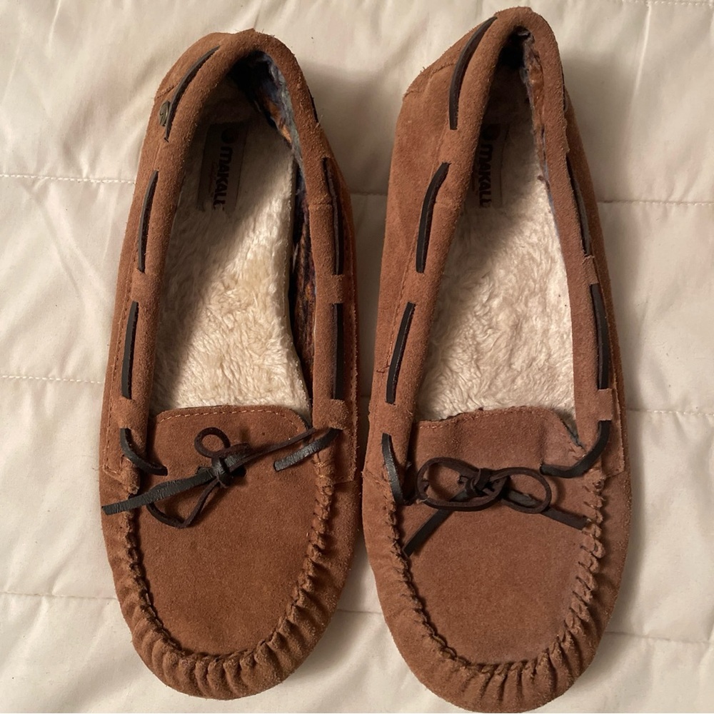 MAKALU MOCK OUT MOCCASINS, CHESTNUT, SIZE WOMEN 11